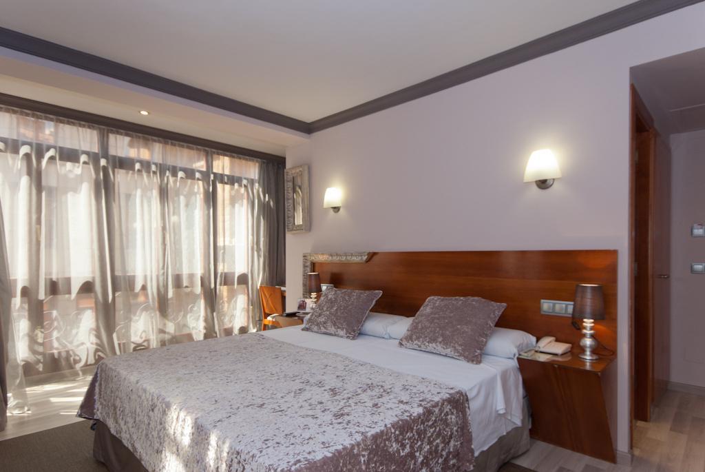 Hotel Vetusta Oviedo Room photo